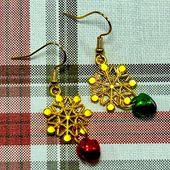 Handmade 14K Gold Plated Christmas Jingle Bell Snowflake Earrings! - Picture 4 of 5
